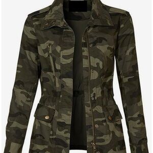 Love Tree Green camouflage Utility Jacket with Fitted Silhouette
